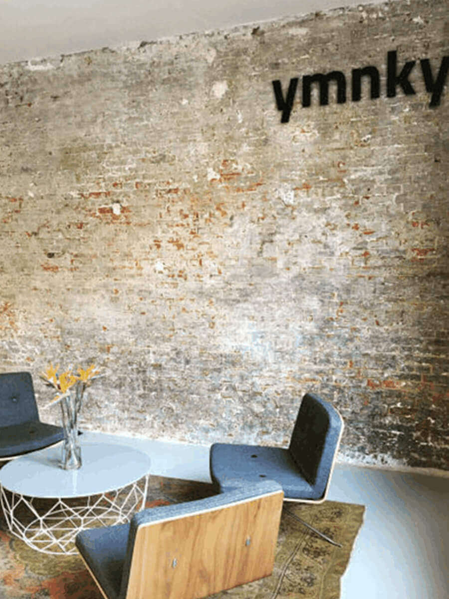 Blick auf eine Sitzecke in der Agentur