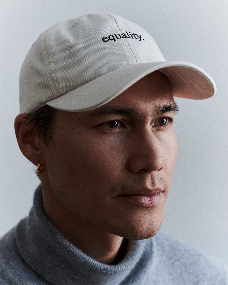 Mann mit equality cap
